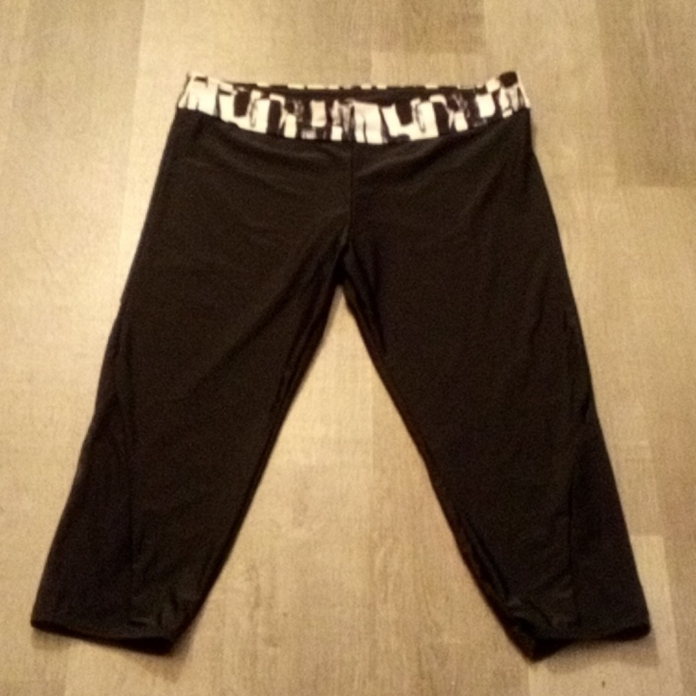 🩷 NWOT 🩷 Women's cropped exercise joggers